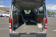 TOYOTA HIACE VAN preview 3