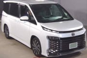 TOYOTA VOXY preview 1