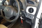 TOYOTA VITZ preview 3