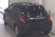 TOYOTA VITZ preview 2
