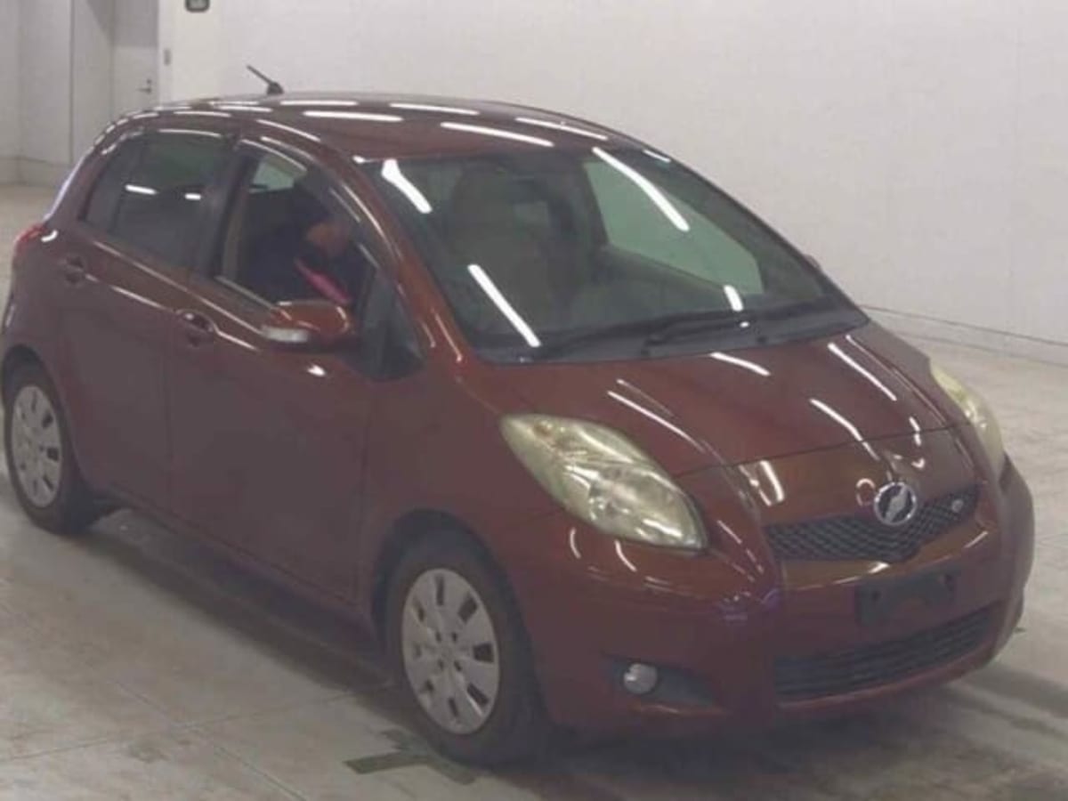 TOYOTA VITZ