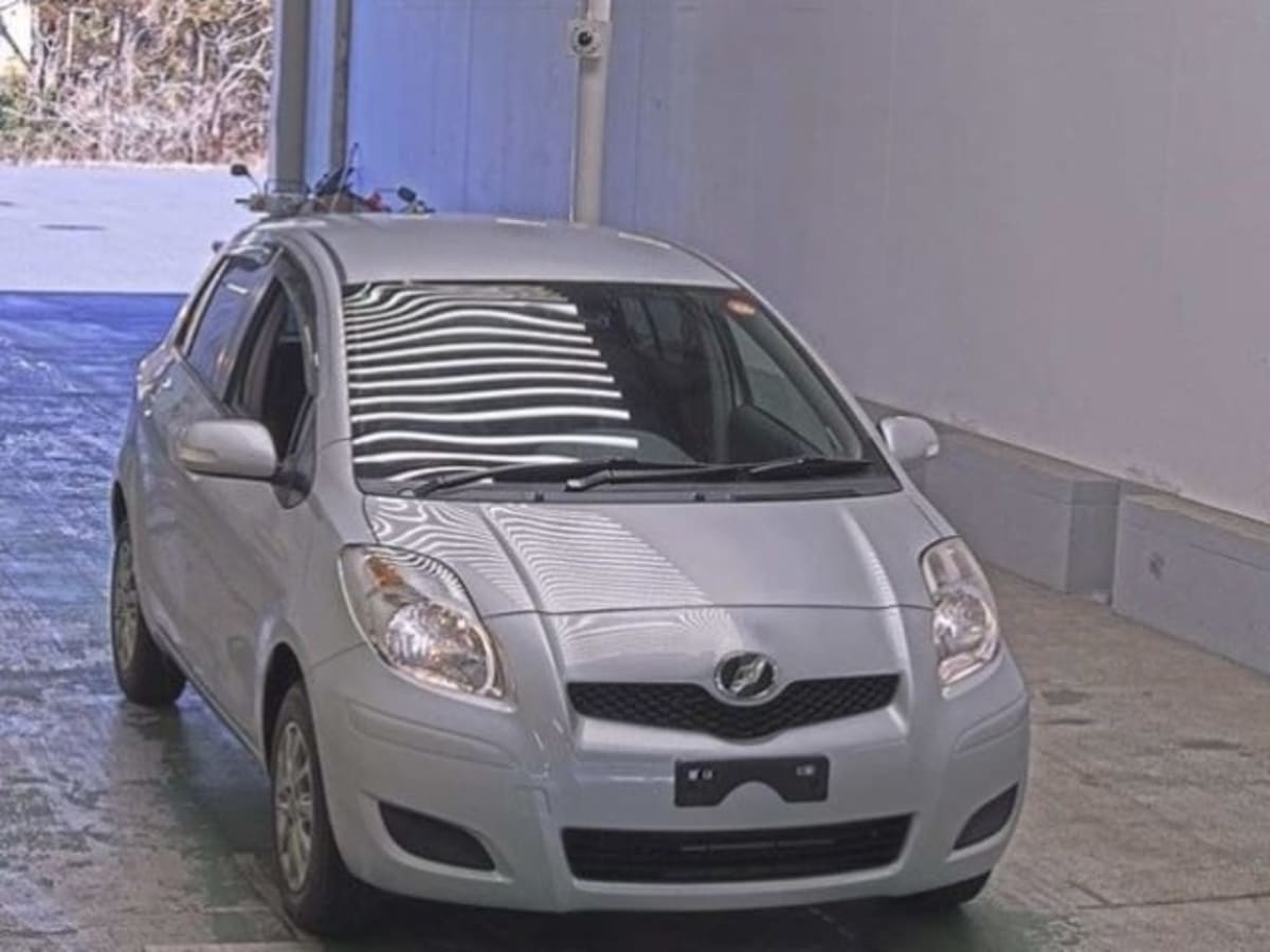 TOYOTA VITZ
