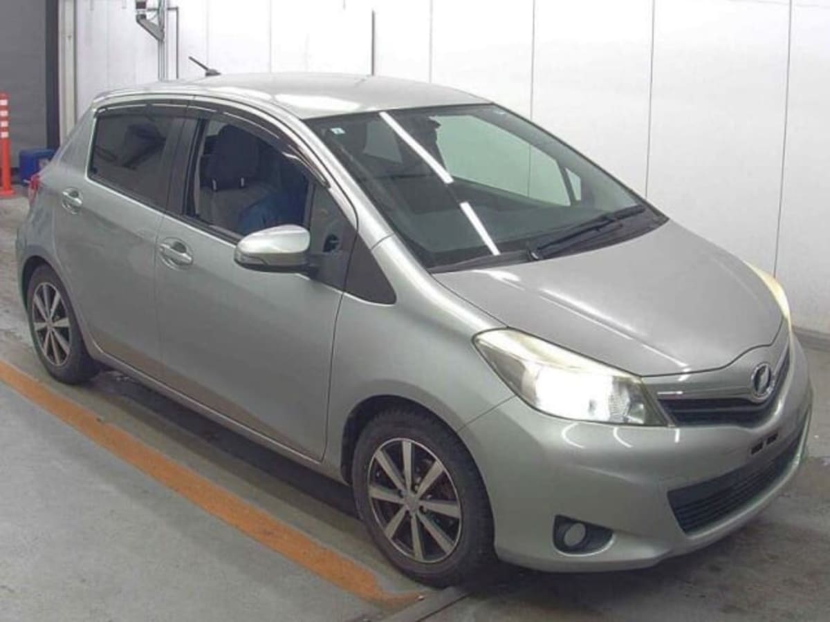 TOYOTA VITZ