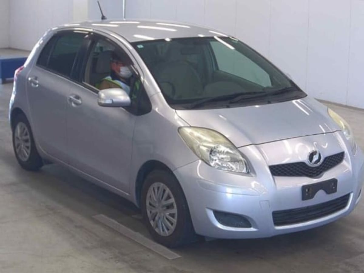 TOYOTA VITZ
