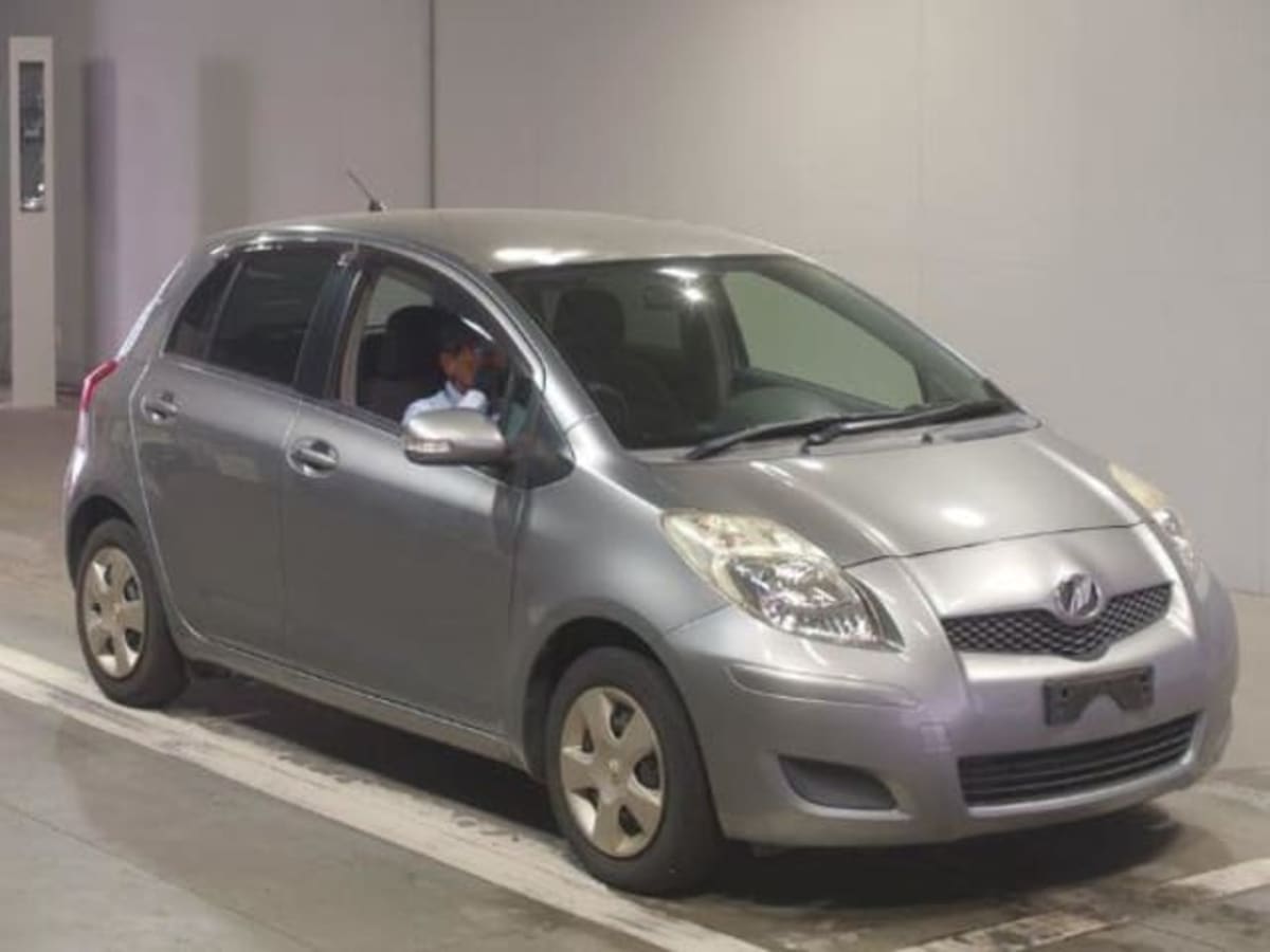 TOYOTA VITZ