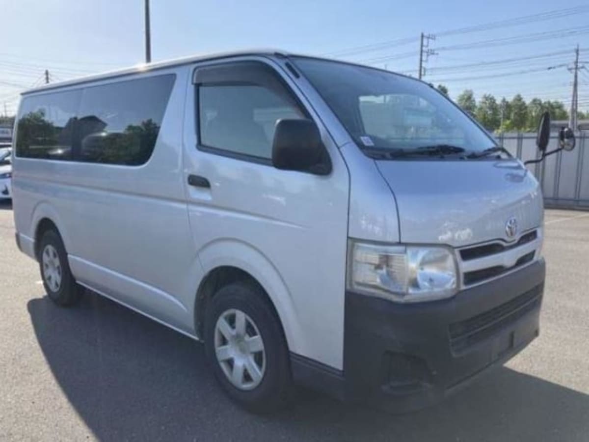 TOYOTA HIACE VAN