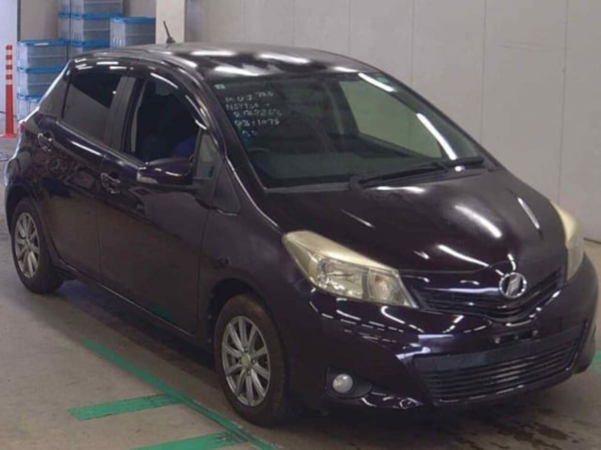 TOYOTA VITZ