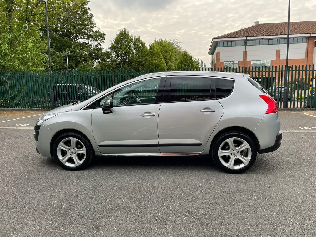 Peugeot 3008 1.6 e-HDi Allure SUV 5dr Diesel EGC Euro 5 (s/s) (115 ps) — photo 2 of 8