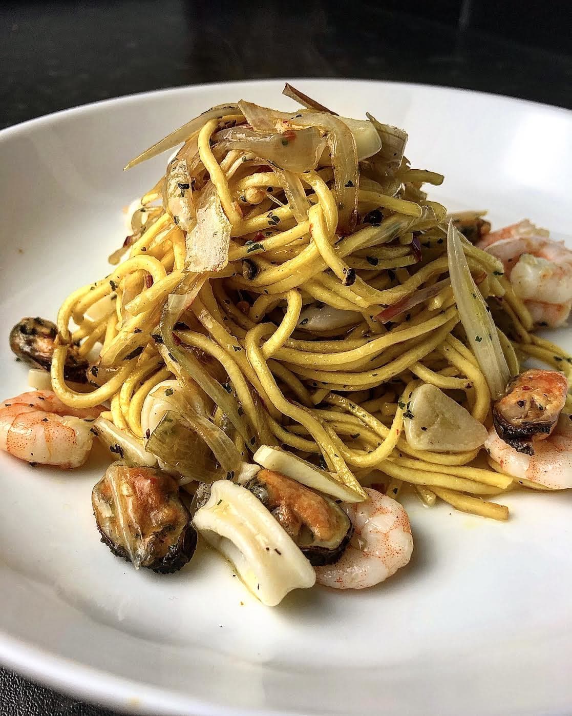 Super easy Chilli & Garlic Seafood Spaghetti