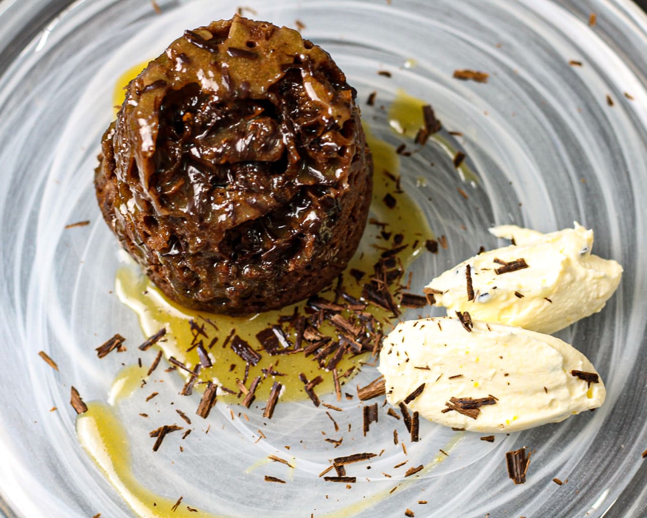 10 minute cake with passion fruit cream cheese