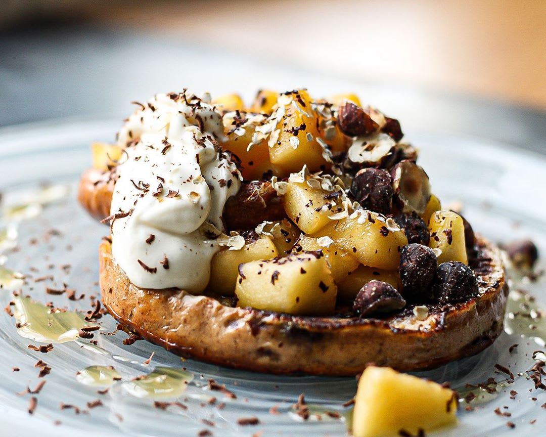 Cinnammon and Raisin French toast bagel ...