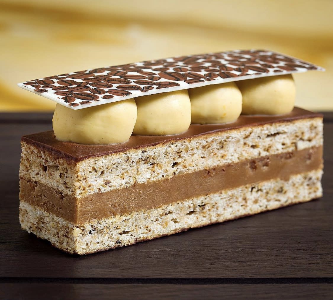 COFFEE WALNUT CAKE