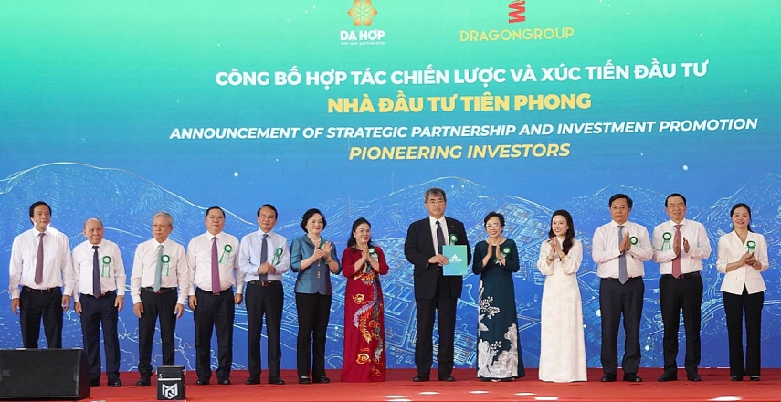 Phú Thọ đồng loạt khởi công 5 dự án trọng điểm trị giá gần 7.600 tỷ đồng Phú Thọ đồng loạt khởi công 5 dự án trọng điểm trị giá gần 7.600 tỷ đồng