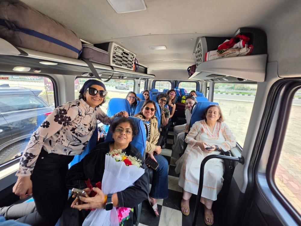 SS Travels guests on a Kashmir trip