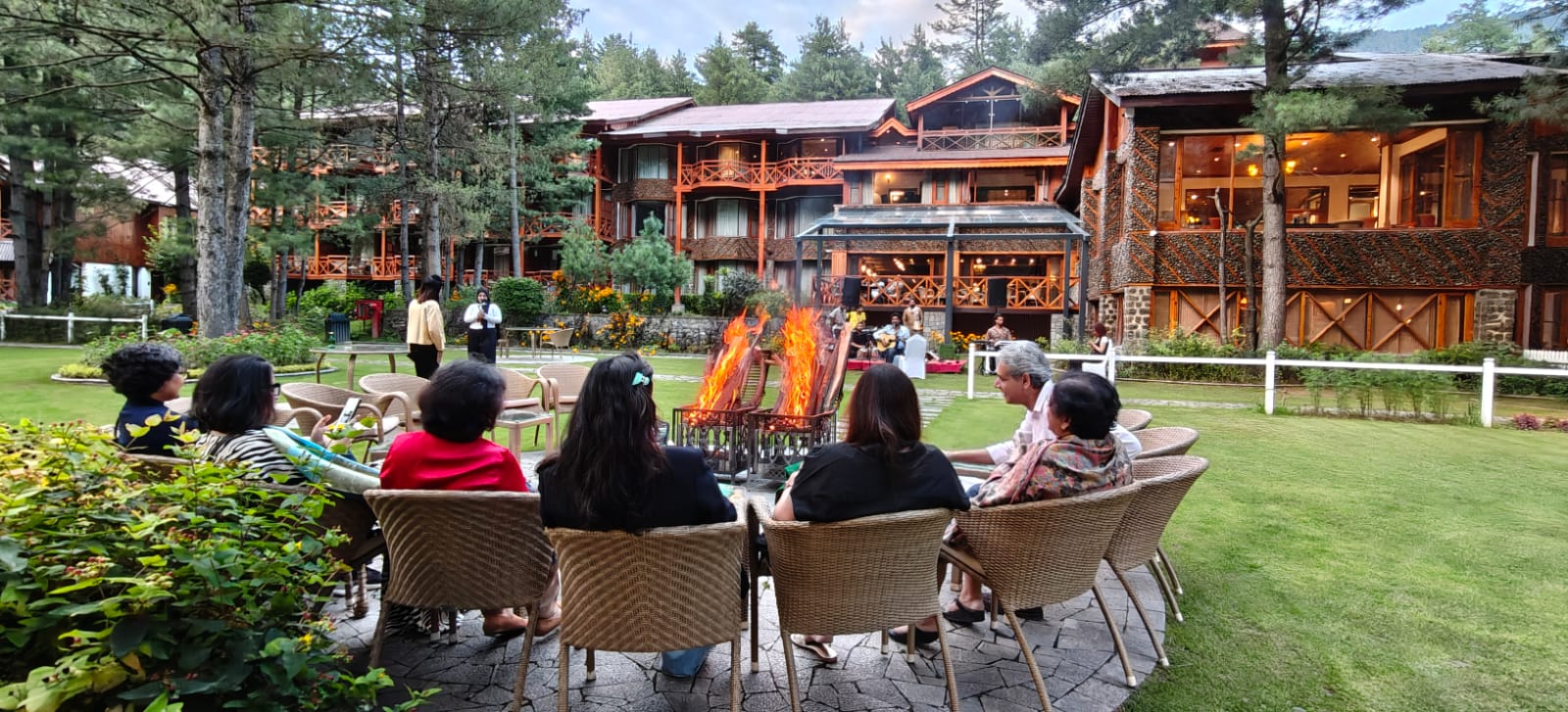 SS Travels guests on a Kashmir trip