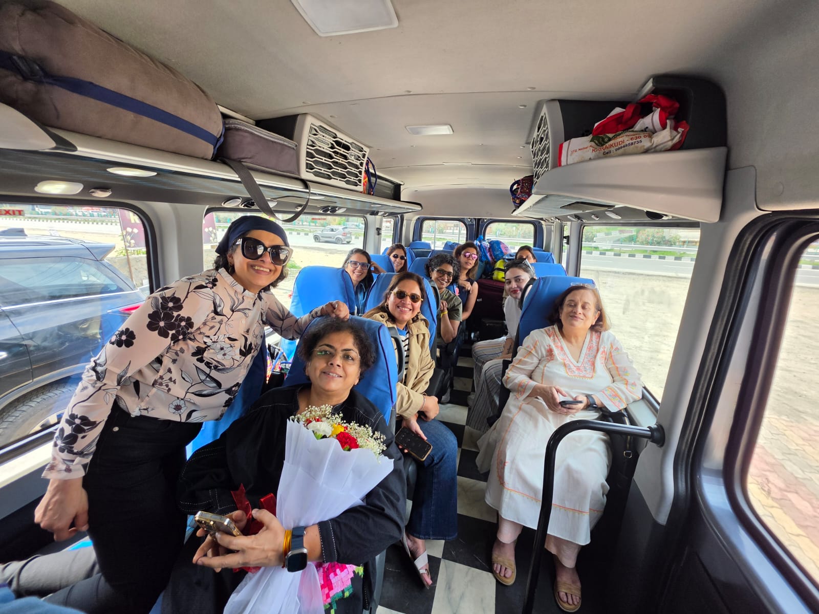 SS Travels guests on a Kashmir trip
