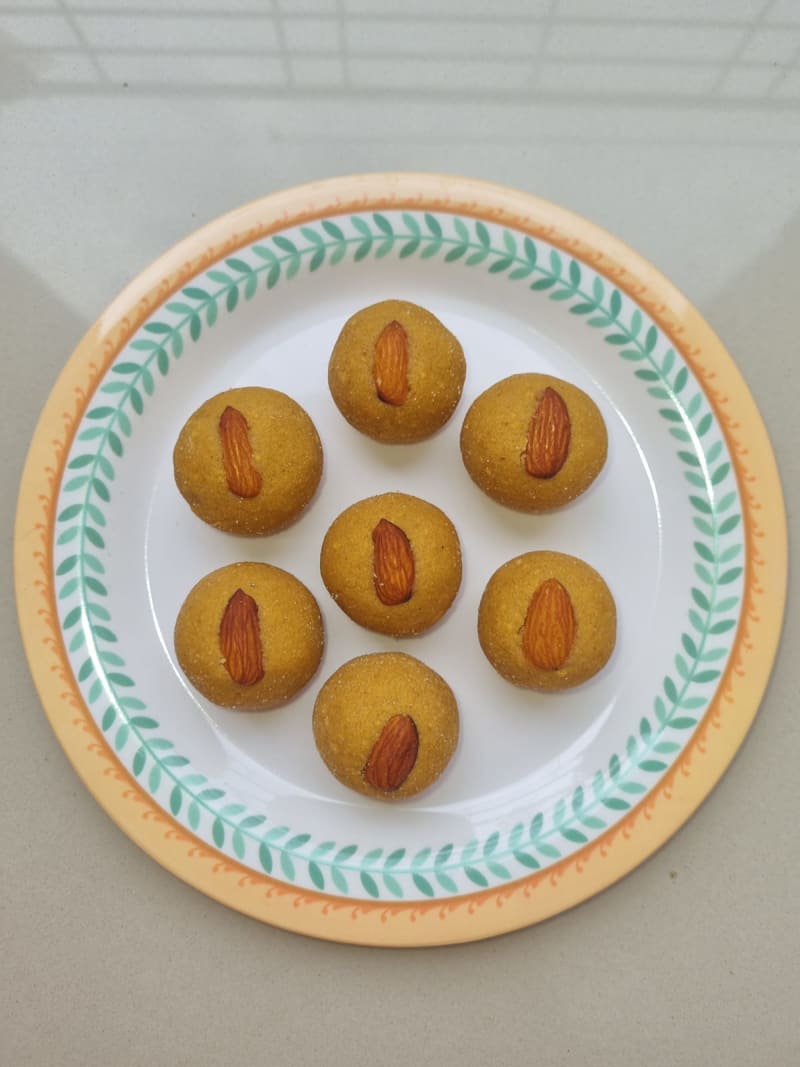 Besan Laddu