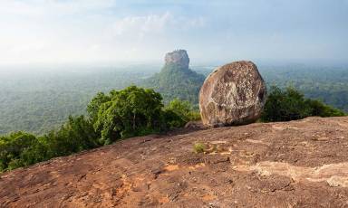 Dambulla Cave Temples and Pidurangala Rock: Day Trip from Colombo