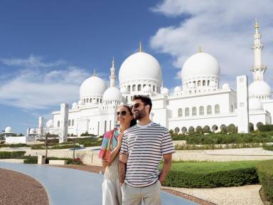 Abu Dhabi Grand Mosque and Qasr Al Watan Private Tour