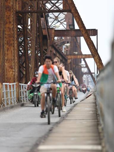 Bike Tour Through Hidden Gems and Banana Island in Hanoi