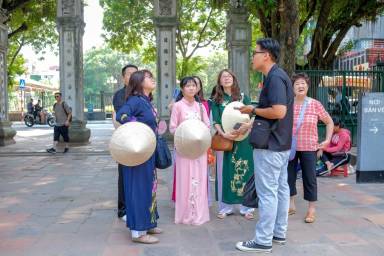 Guided Half-Day City Highlights Tour with Transfers in Hanoi