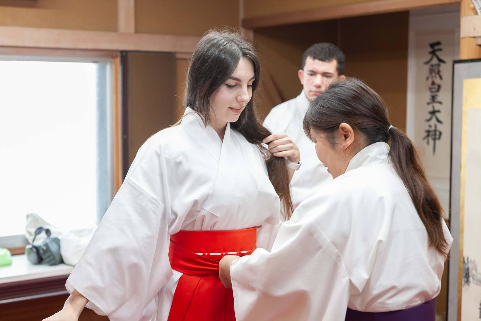 Wear the Robes of a Shinto Priest or Miko at Wakaoe Shrine — guided tour in Nagoya