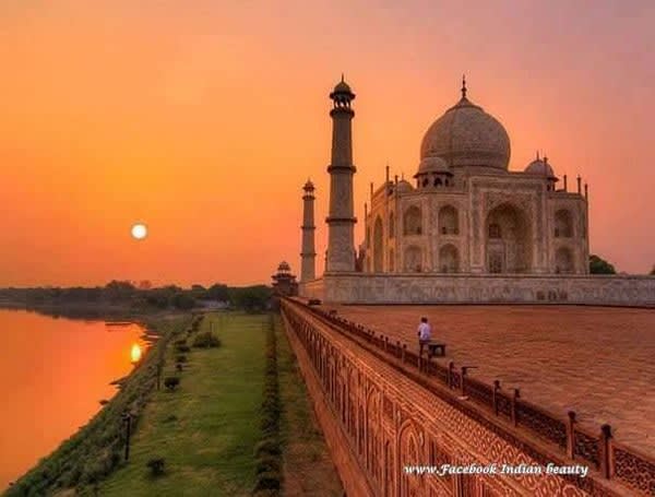 From Delhi: Agra Overnight Tour (01 Night Experience) — guided tour in Delhi
