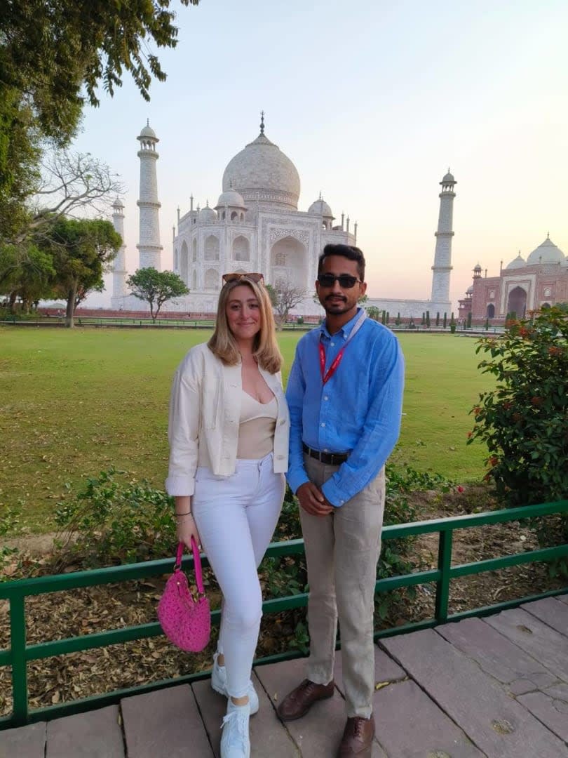 From Delhi : Sunrise Taj Mahal Tour with Guide All Inclusive — guided tour in Delhi