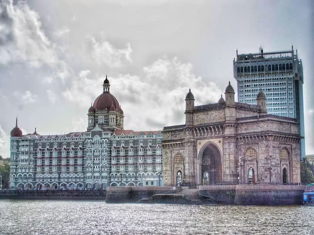Mumbai Private Tour with Elephanta Caves & City Highlights 3