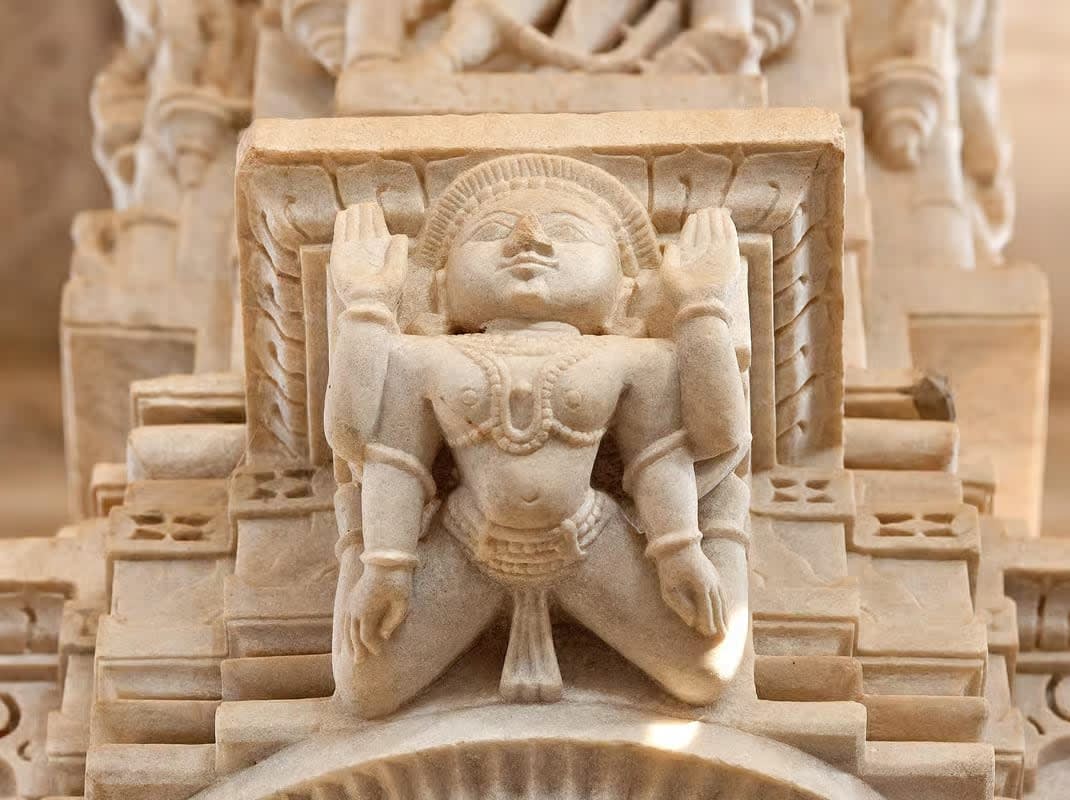From Udaipur : Kumbhalgarh and Ranakpur Temple Day Round Trip 2
