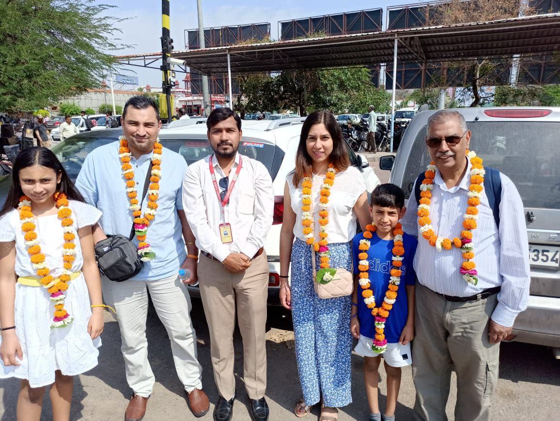 From Delhi: Same Day Taj Mahal & Agra Tour by Private Car with Approved guide 2