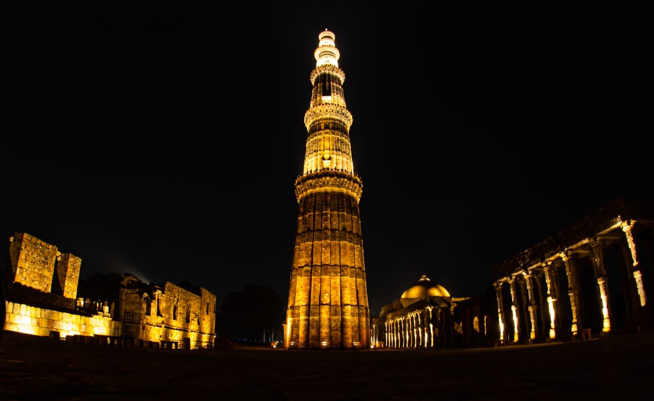 Old Delhi Tales & New Delhi Trails: Private Guided Tour — guided tour in Delhi