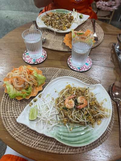Best Thai Cooking Class in Sukhumvit / Market Tour - Mango 3