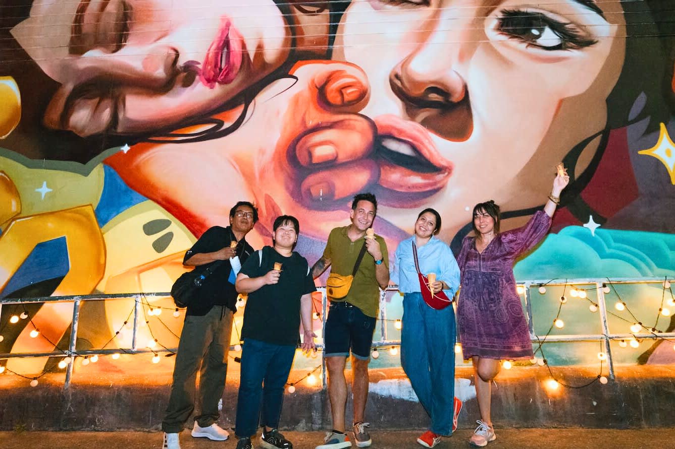 Bangkok Street Food and Night Lights by Tuk Tuk 2