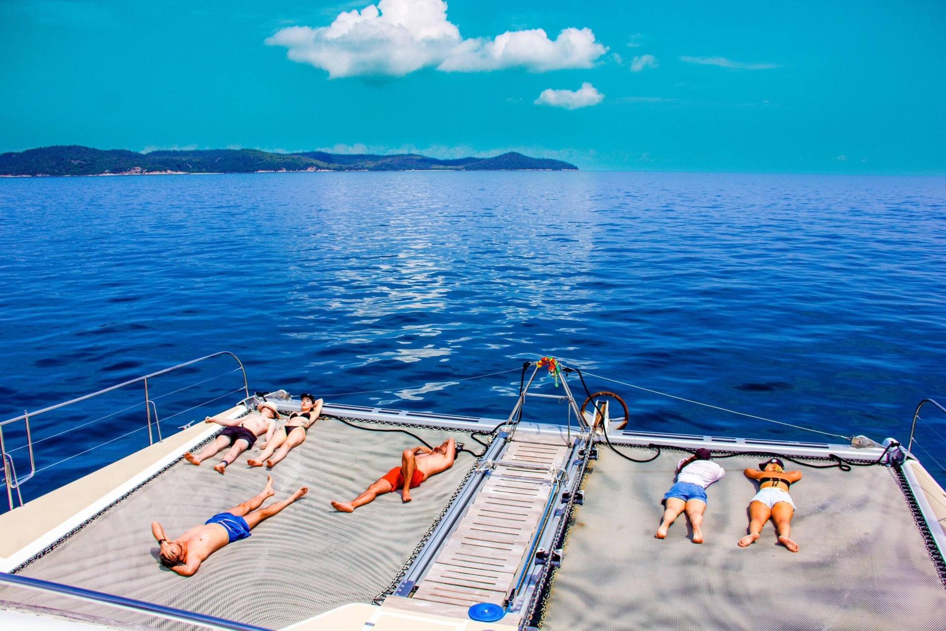 Pattaya 3-Island Catamaran Cruise with Thai Buffet Lunch 3