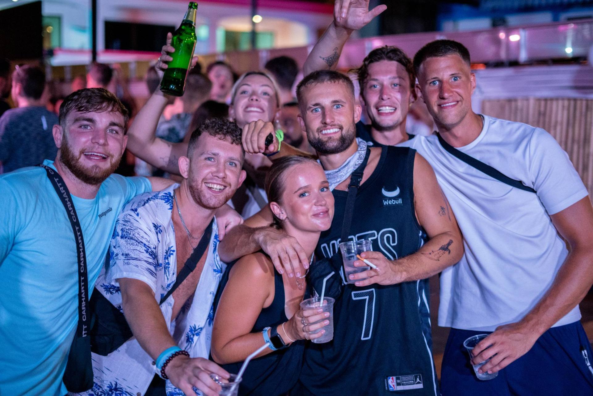 Ao Nang Bar Crawl: Five Venues, Free Shots and a Club Finish — guided tour in Krabi