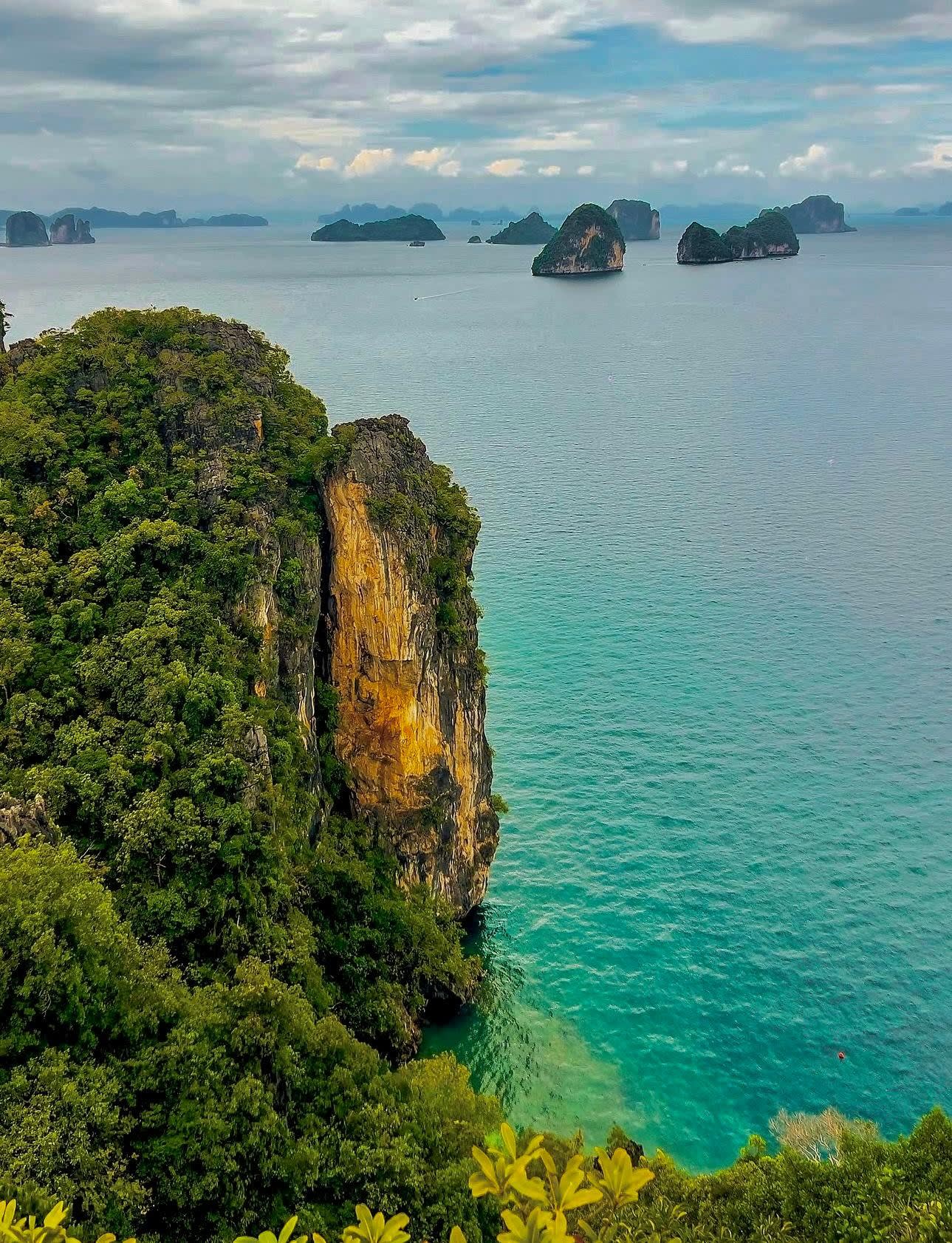 Hong Islands Emerald Lagoon and 360-Degree Viewpoint Day Trip 2