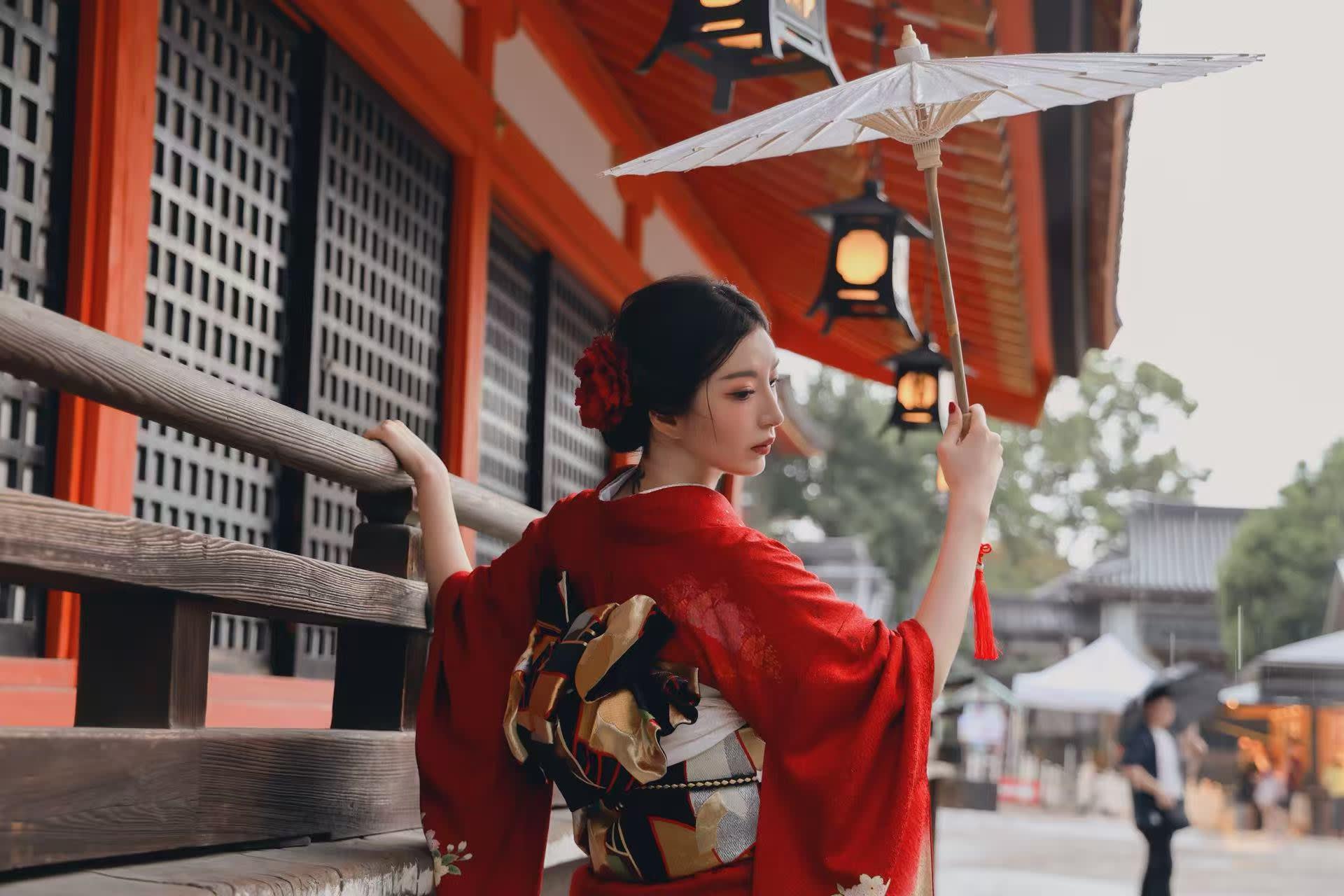 Dress as a Maiko in a Japanese Garden Photoshoot (Kimono Rental) 2