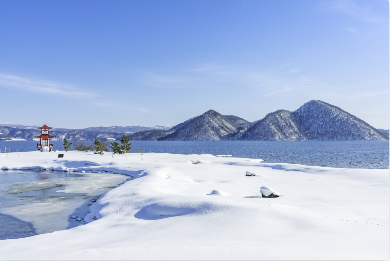 Lake Toya, Niseko and Noboribetsu: Seasonal Small-Group Day Tour 2