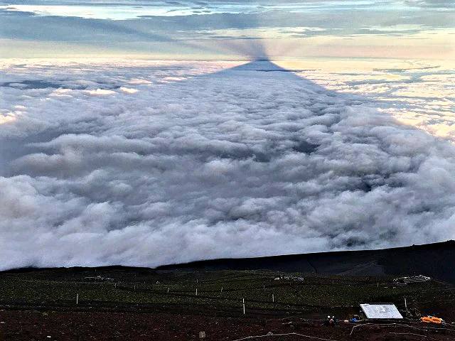 Private Two-Day Mount Fuji Climb on the Prince Route Through the Hoei Crater 3