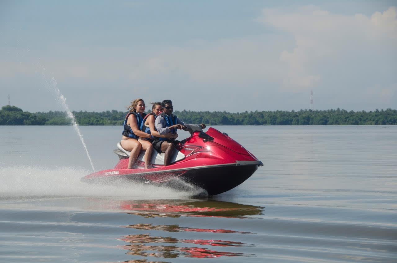 Colombo Jet Ski Ride to the Thermopylae Sierra Shipwreck 3