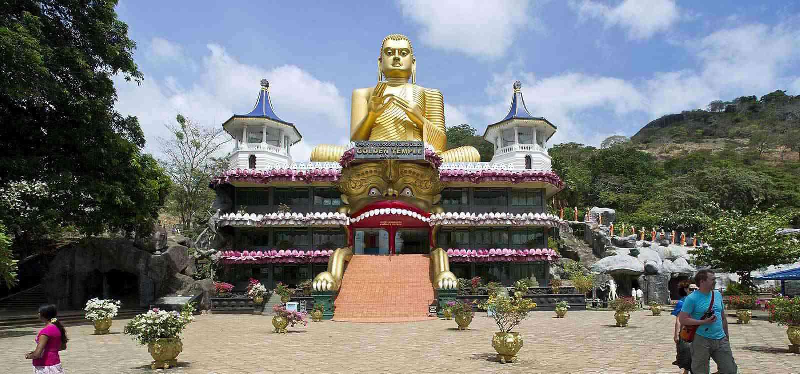Private Sigiriya Rock and Dambulla Cave Temple Day Trip with Lunch 2