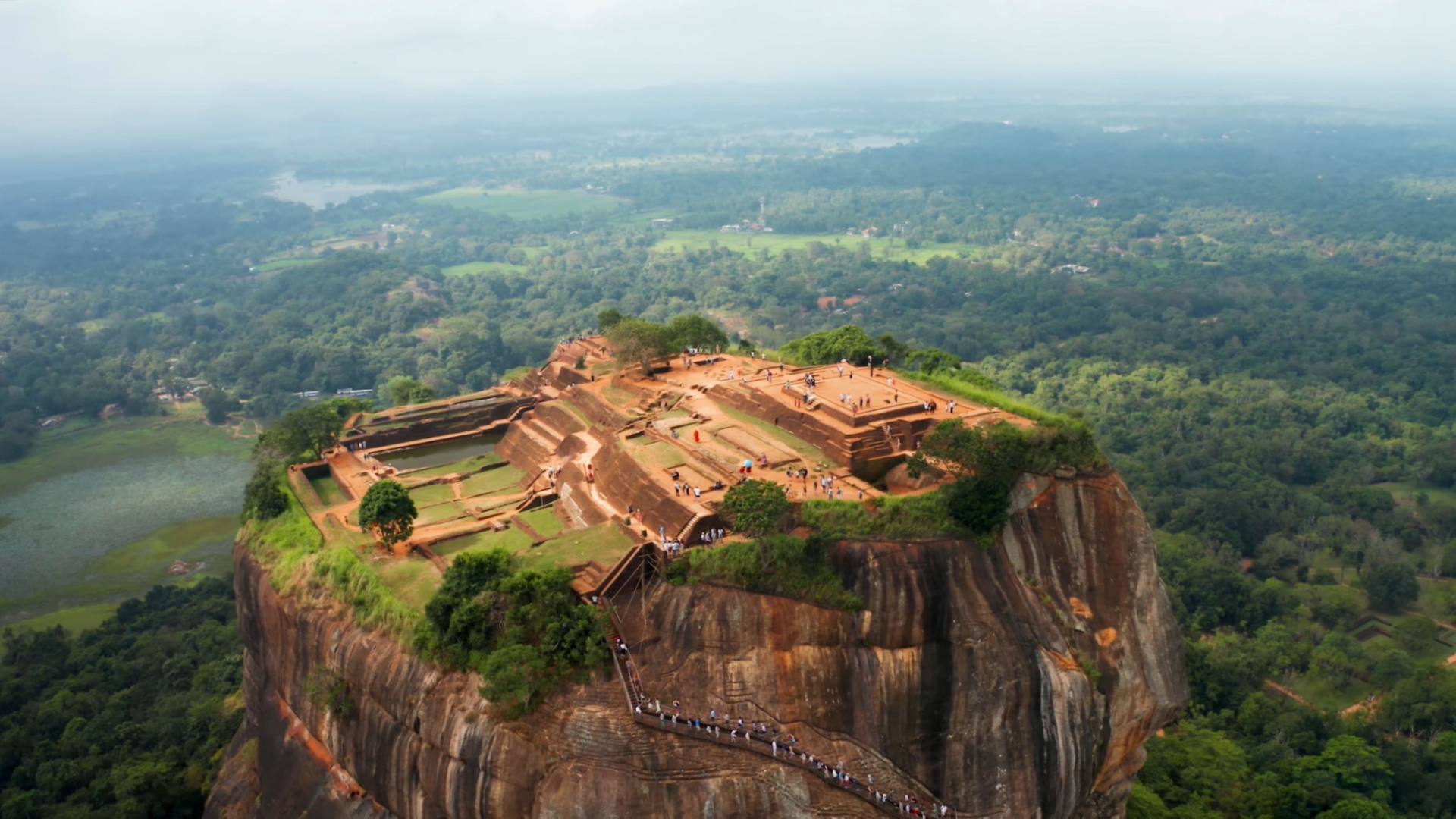 Private Sigiriya Rock and Dambulla Cave Temple Day Trip with Lunch 3