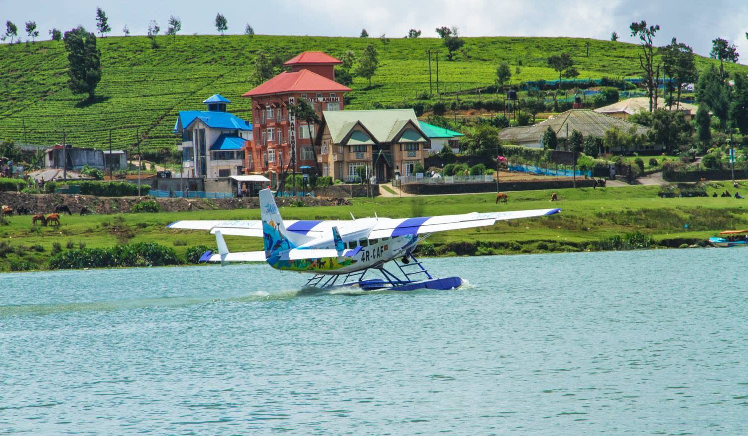 Private Kandy to Nuwara Eliya Transfer with Waterfall and Tea Estate Stops 2