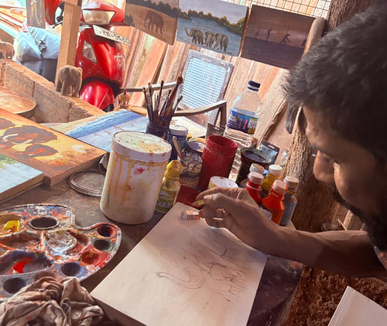 Kandy Wood Carving and Hand-Painting Workshop with a Local Artisan 3