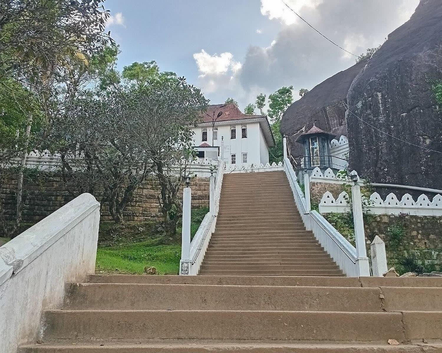 Sigiriya to Nuwara Eliya Guided Transfer via Kandy and the Tea Country 3
