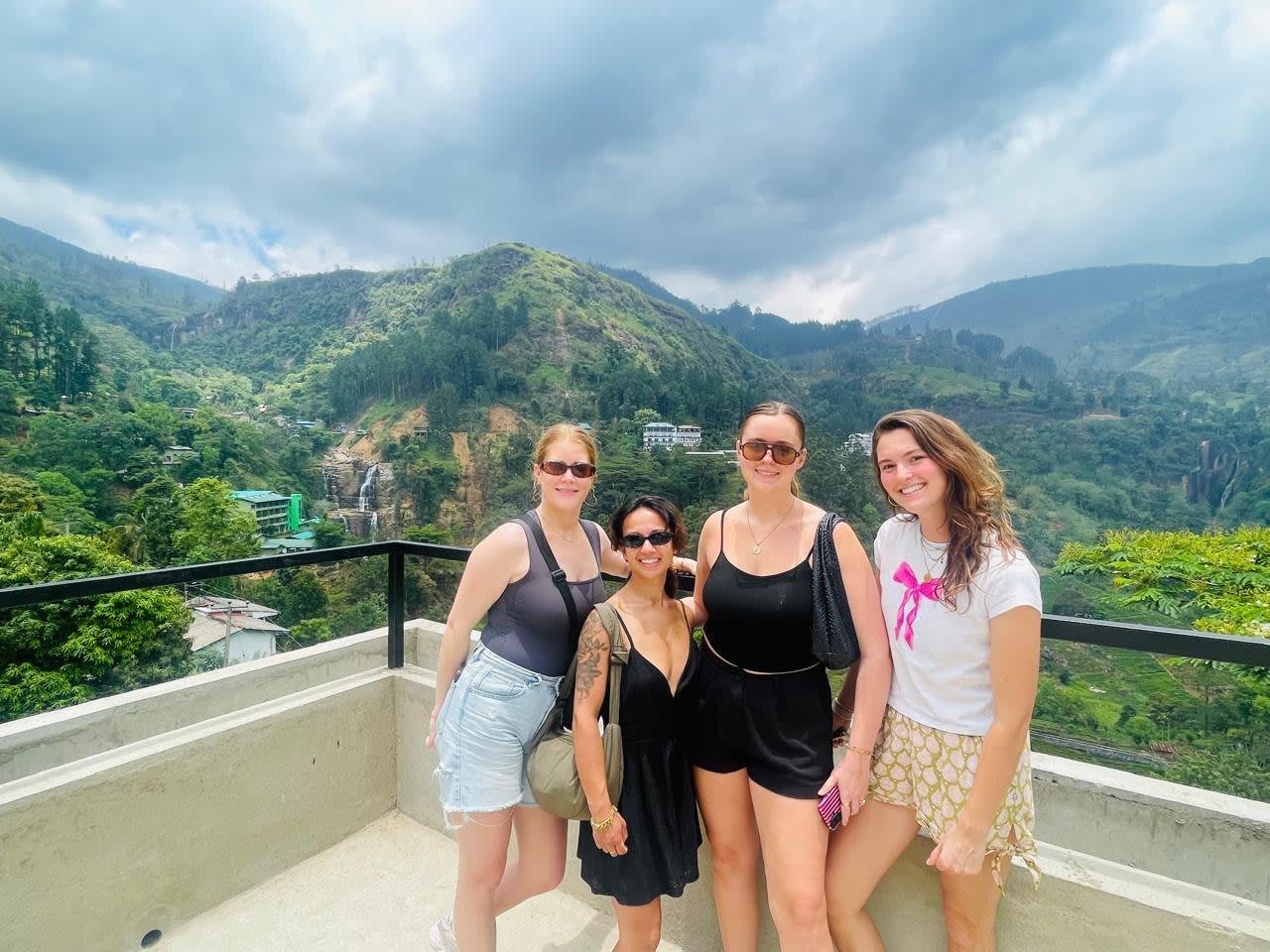 Kandy to Nuwara Eliya Scenic Transfer with an Optional Nanu Oya Train Drop 2