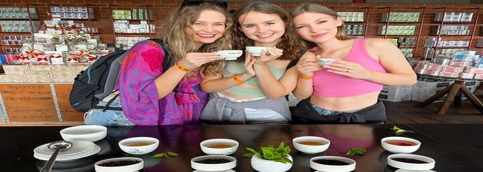 Ella Tea Factory, Ravana Falls and Sri Lankan Cooking Class Day Tour 3