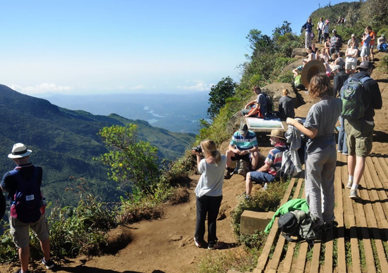 Horton Plains and World's End from Ella with the Train to Ohiya 2