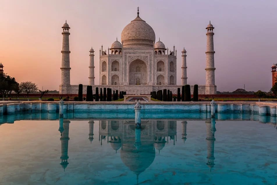 From Delhi: Taj Mahal & Agra Private Day Trip with Transfers